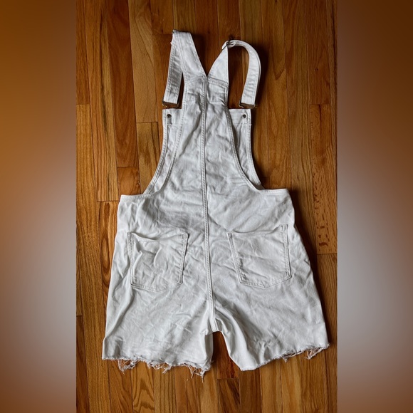 GAP Denim Overall Shorts - Picture 4 of 6